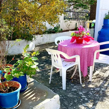 Roumatsali - Hidden 2br Historical Gem