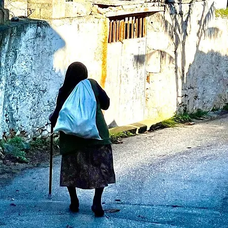 Roumatsali - Hidden 2br Historical Gem *