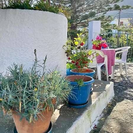 Roumatsali - Hidden 2br Historical Gem Апартаменти *