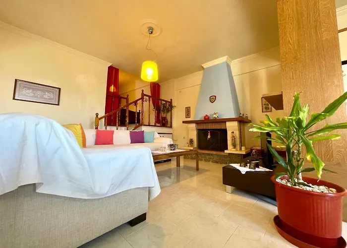 Lejlighed Roumatsali - Hidden 2br Historical Gem *