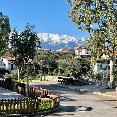 Apartamento Roumatsali - Hidden 2br Historical Gem *