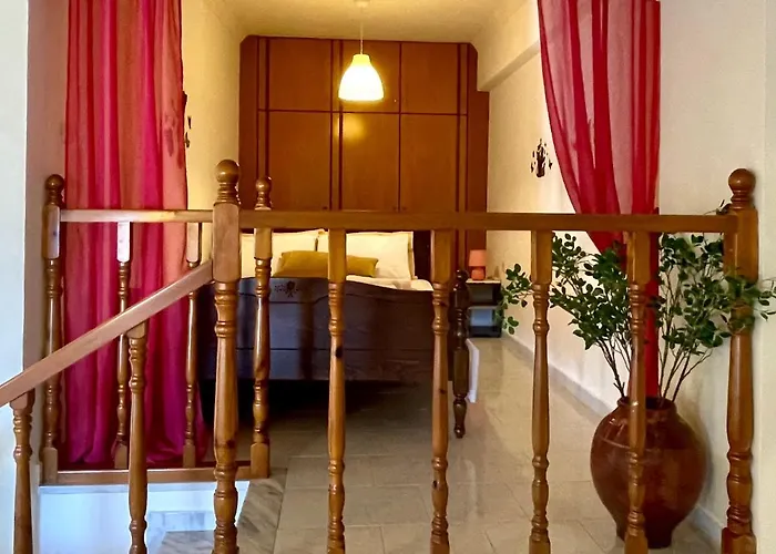 Daire Roumatsali - Hidden 2br Historical Gem *