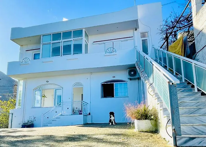 Daire Roumatsali - Hidden 2br Historical Gem